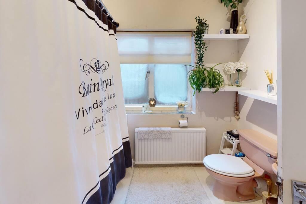 Spacious One Bedroom Flat West Hoathley Exterior photo